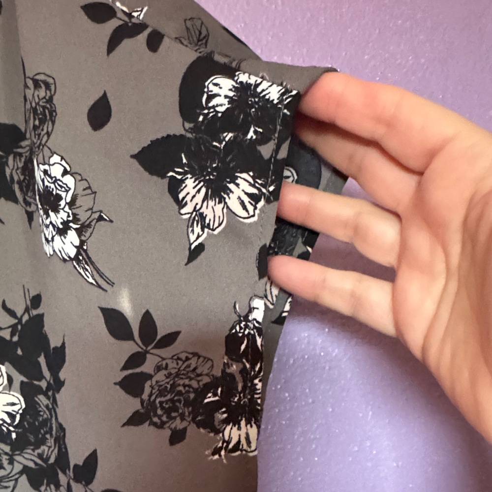 Torrid Black and Gray Floral Blouse - Picture 4 of 6